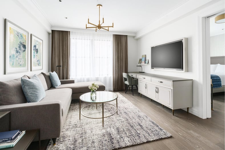 The Wallace Hotel 1 Bedroom Queen Suite Sitting Area